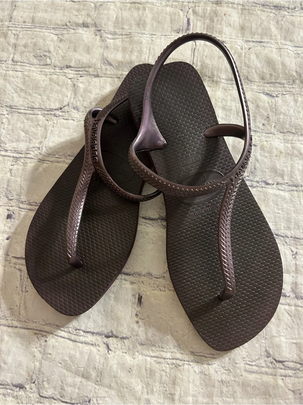 HAVAIANAS HINT OF PURPLE THONG TOE RUBBER SANDALS WOMENS SIZE 8